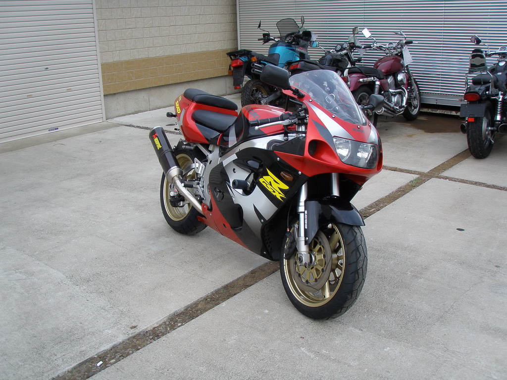 Купить мотоцикл Suzuki GSX-R750 1998 фото 5
